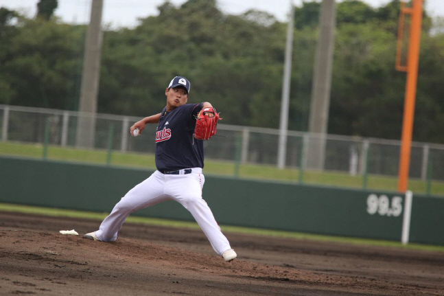 롯데 우완 나균안의 투구