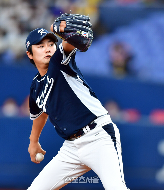 9회말 등판한 정철원[포토]