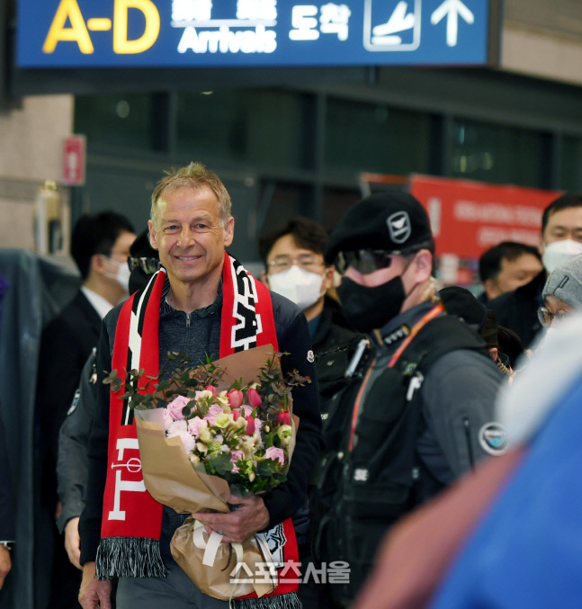 [포토] 클린스만 감독 \'북중미월드컵 향하여\'