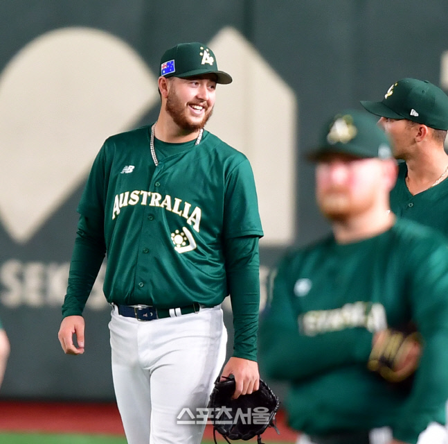 호주, MLB출신 화이트필드 5번 타순 배치…맞불 라인업 발표 [WBC]