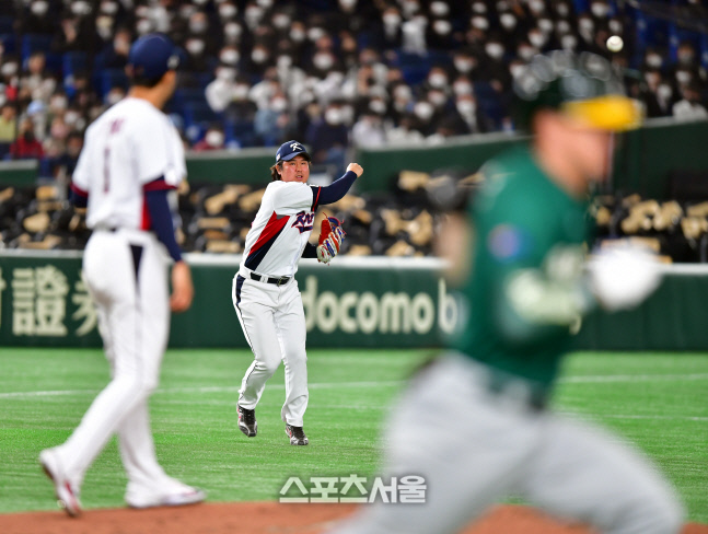 2회초 위기 막아내는 최정[포토]