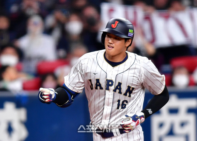 오타니, 생애 첫 WBC 무대서 '이도류'로 출격! 선발투수+3번 DH [WBC]