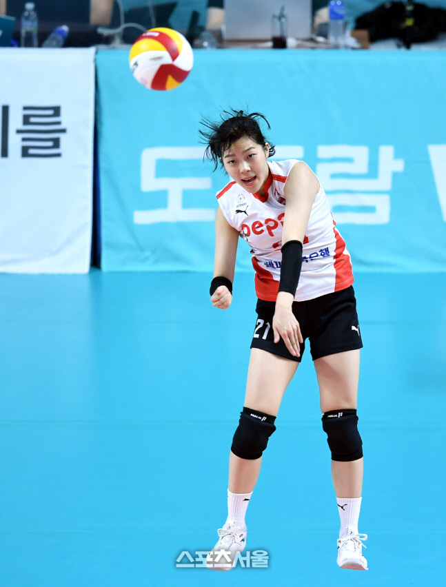 [포토] 이민서 \'날카로운 서브\'