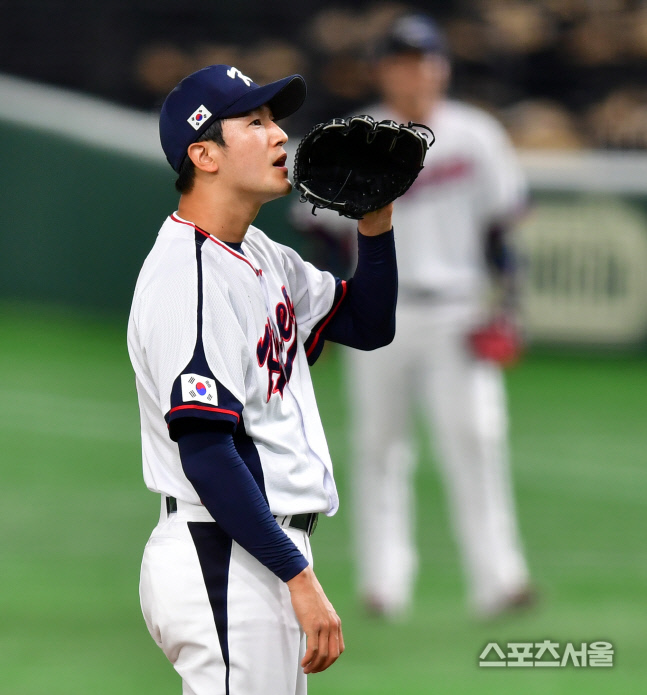 4회초 무사 만루위기 맞은 고영표[포토]