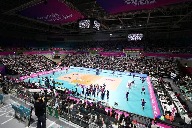 '김연경 파워' 흥국생명, 11일 홈경기 5800석 매진