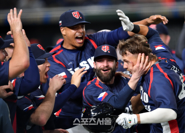 주권, 역전 3점포 허용…'직장인의 반란' 체코, 역사적인 WBC 첫 승 쾌거 [WBC]