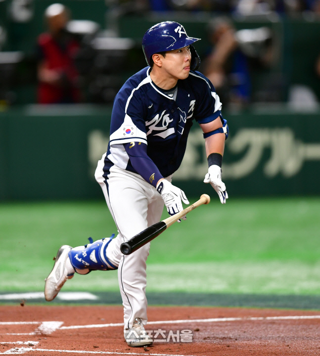 '침묵의 도쿄돔' 박건우, 추격의 우월 솔로포 폭발 [WBC 한일전]