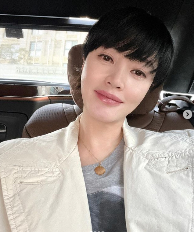 역시...김혜수, 초근접 샷에도 굴욕 없는 여배우 아우라