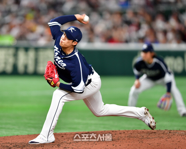 '2이닝 역투' 원태인, 체인지업이 한가운데로…곤도에 솔로포 허용 [WBC 한일전]