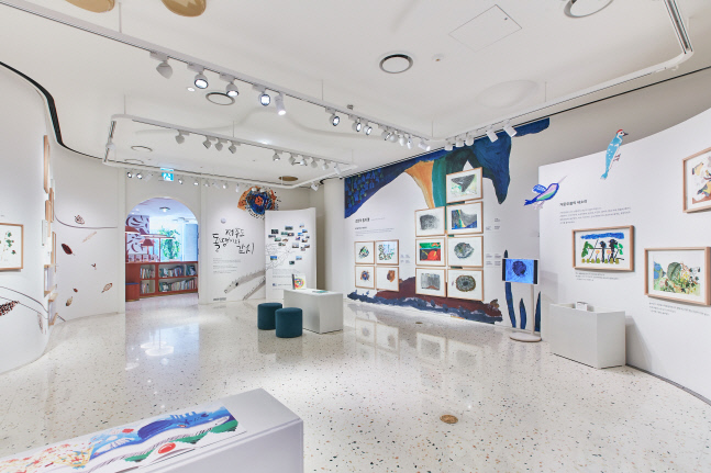 현대百 현대어린이책미술관, '제주도 돌땡이와 갈치' 전시 연다