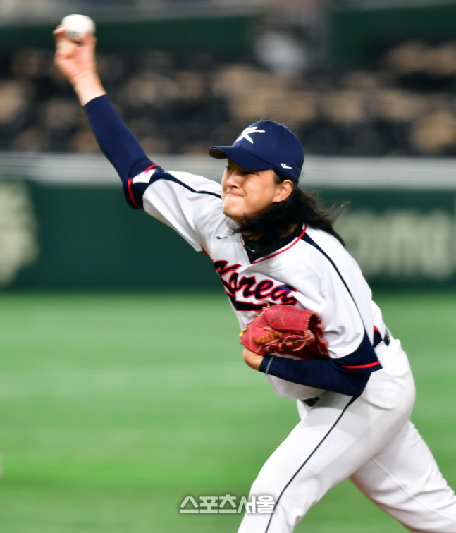 '장발' 마무리, 이젠 올라오면 아군이 두렵다…만루 만들고 강판 [WBC]