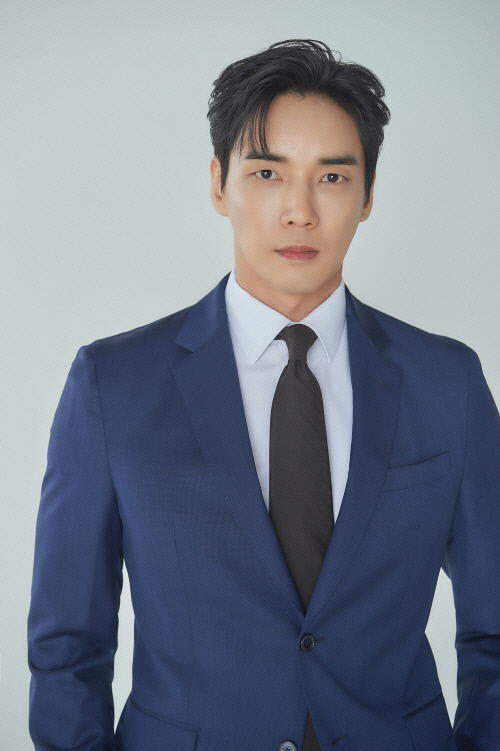 "나도 피해자" 강지섭, JMS 액자 부수고 탈교 인증