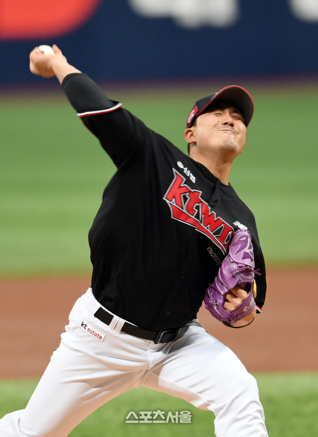 [포토]KT 선발 조이현의 역투