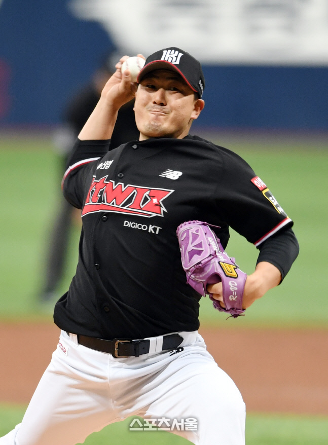 [포토]KT 조이현, 키움과의 시범경기 선발 등판