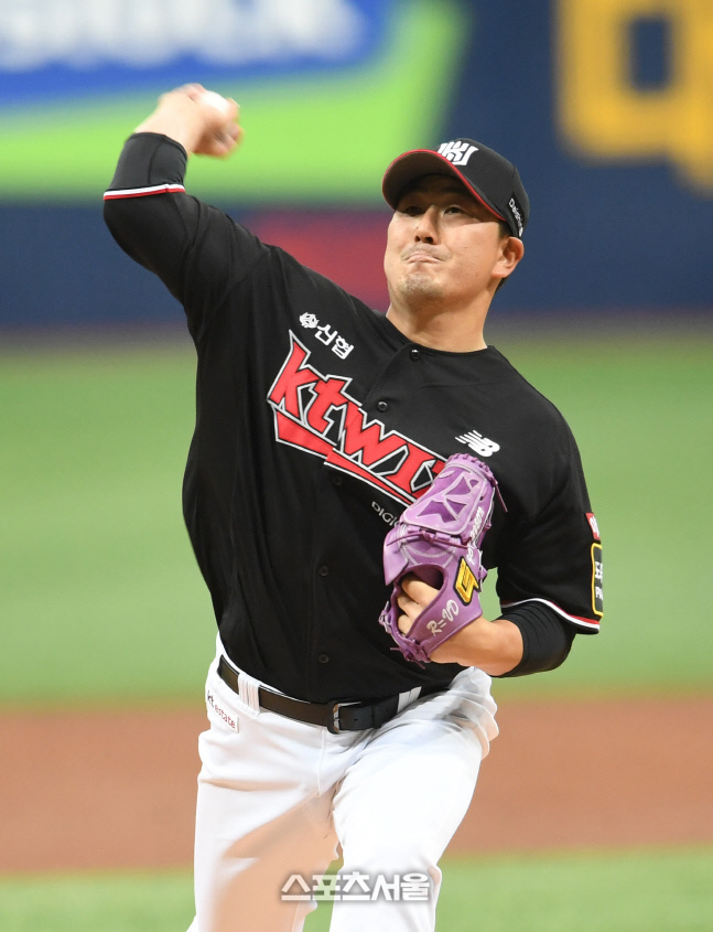 [포토]KT 조이현, 키움전 역투