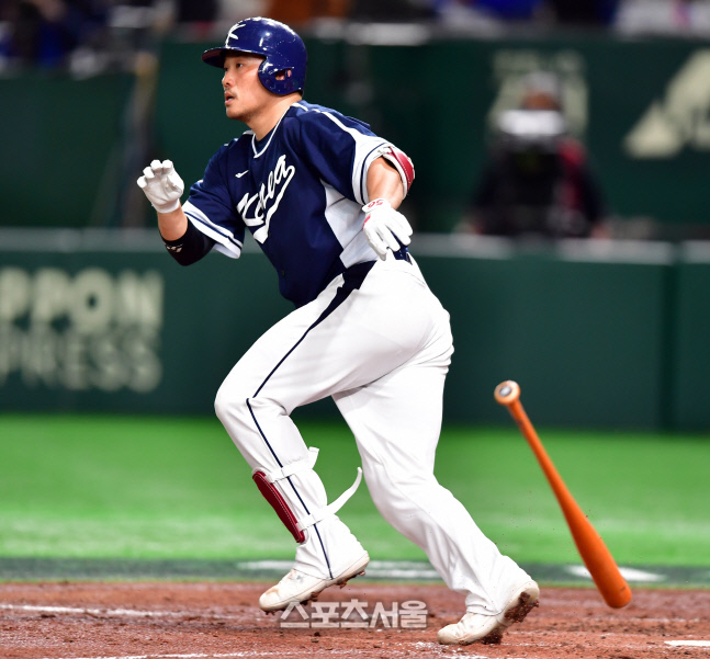 2회에 이어 3회초에도 안타 만들어내는 이지영[포토]