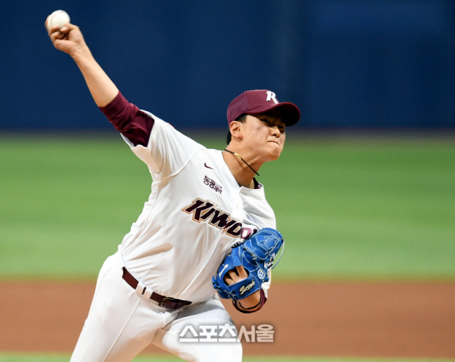 [포토] 김건희 '이 악물고 역투'