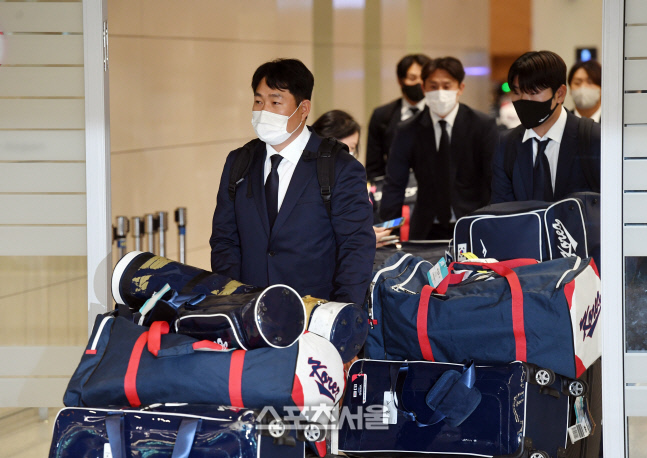 [포토]대표팀 양의지, 아쉬움 남기고...
