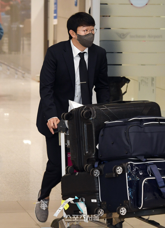 [포토]양현종, 무거운 발걸음으로...