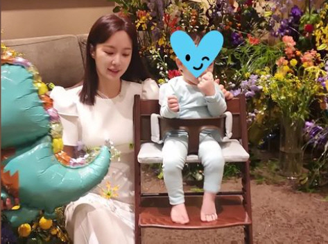 '이영돈♥' 황정음, 둘째子 돌잔치에 환호 "돌끝맘~예"