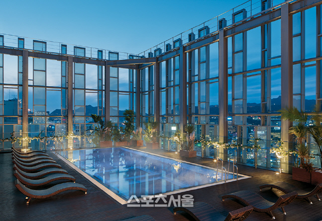 [보도자료][노보텔 앰배서더 동대문] 루프톱 야외 온수풀