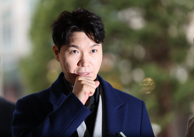 "많은 것 빼앗겼다" 박수홍, '61억 횡령 혐의' 친형 재판에 '씁쓸'