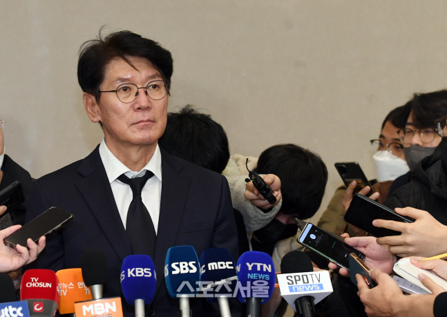 [포토]이강철 감독, 죄송합니다...