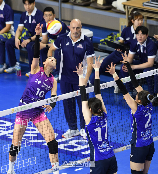 [포토]흥국생명 김연경, 확실하게!