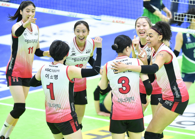 이제 '키'는 GS칼텍스에...KGC, '봄배구 지푸라기' 쥐었다[현장리뷰]