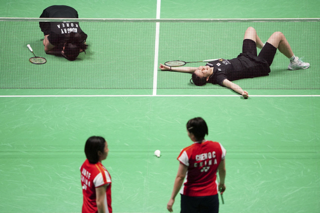 한국 셔틀콕 무더기 4강행...김소영-공희용, 세계 1위 中 잡았다 [전영오픈]