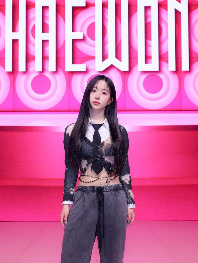 엔믹스, 지니 탈퇴 후 6인조로 첫 컴백…해원 "응원해주실거라 믿어"