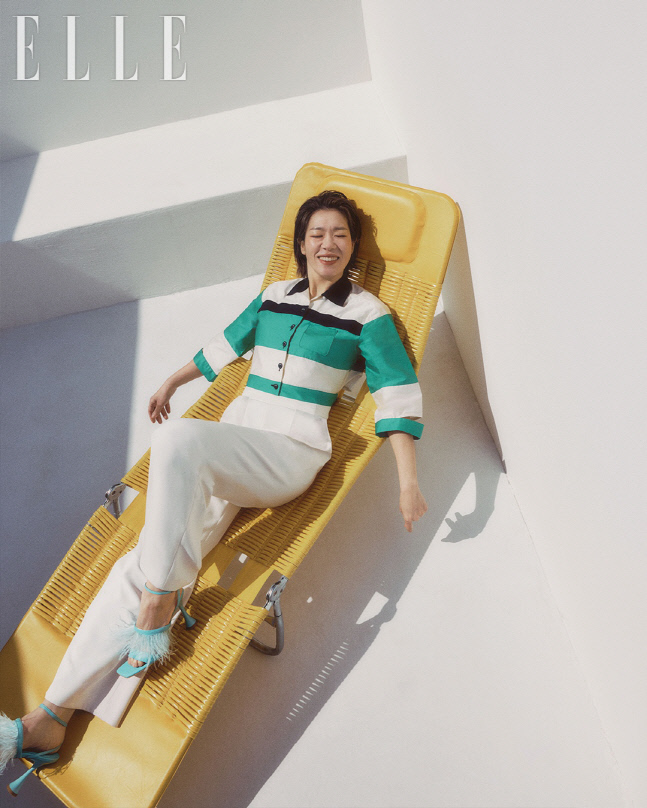 [사진]‘더 글로리’ 염혜란, ‘해피니스’ 화보 공개! (1)