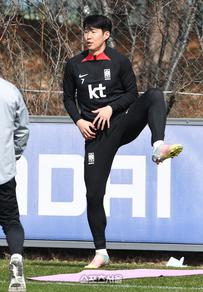 [포토]평가전 준비하는 손흥민