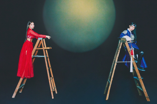 마마무+, 오늘(21일) '나쁜놈' 발매! 솔라X문별 매혹적 '한국美'