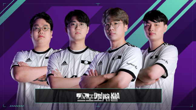 DK_Team Group Photo