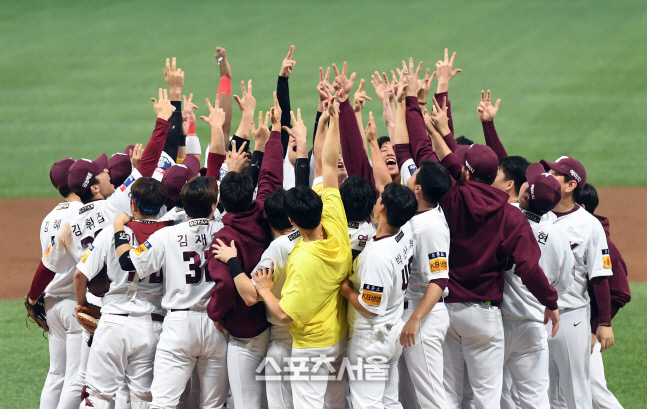 키움, 4년 만에 '영웅출정식' 개최…주장 이정후 시즌 각오 밝힌다