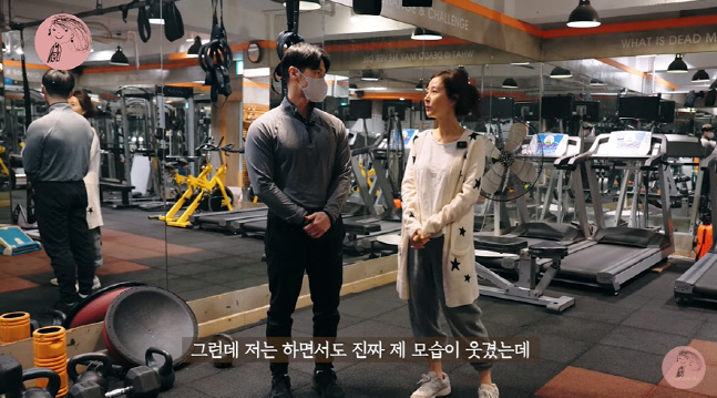 강수지, 근거 있는 한 줌 허리 자랑 "지인들 만나면 만져보라 해"(강수지tv)