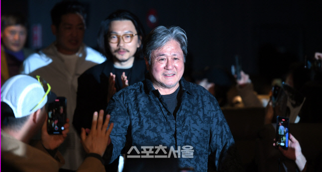 [포토] 카지노 최민식 '미소 가득 입장'