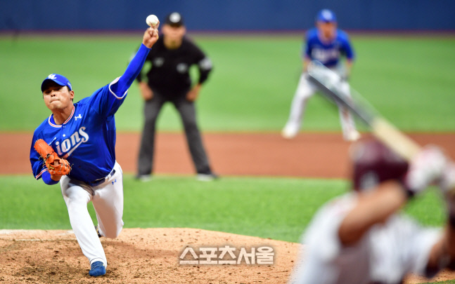 8회말 책임진 삼성 박세웅[포토]