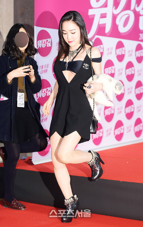 머슬마니아 낸시랭, 브라톱 밑으로 가슴이 툭 '19禁 노출' 머슬마니아 낸시랭, 브라톱 밑으로 가슴이 툭 '19禁 노출'