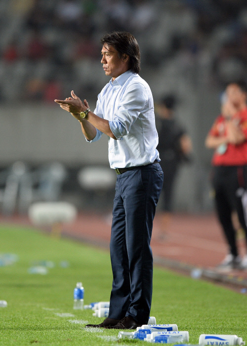 [SS포토]홍명보 감독, '무열아! 잘 했어!'