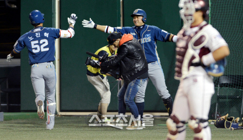 [SS포토] NC 노진혁, 한방에 넥센은 멘붕~