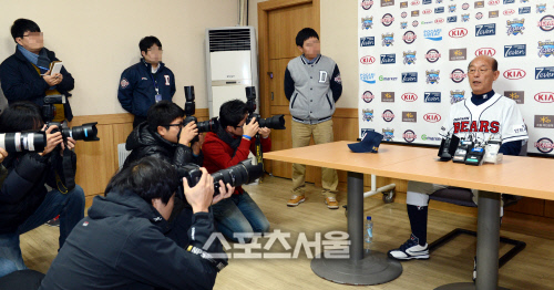 [SS포토] 두산 새 사령탑, 송일수입니다...