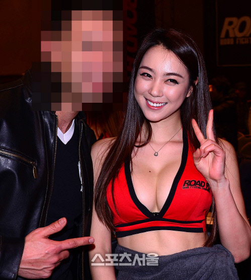 [SS포토]로드FC 주다하, '선수못지 않게 인기가 높죠~'