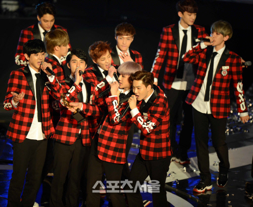 [SS포토]서울가요대상 엑소, '앗싸!'