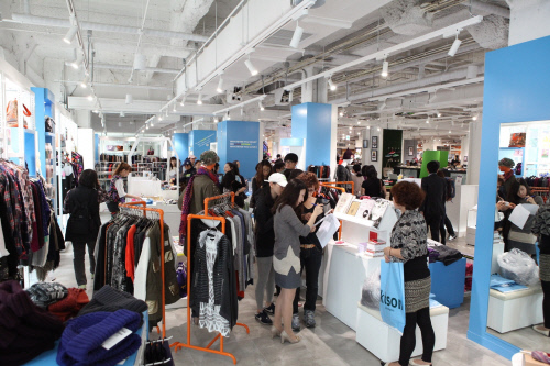 롯데백화점_영플라자내부(가로2)