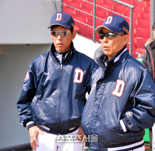 [SS포토]너무닮은송재박코치와송일수감독