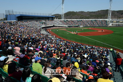 [SS포토]개장한 문수야구장, 만원 관중