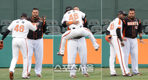 [SS포토]'우리는 말이 통하는 친구!'