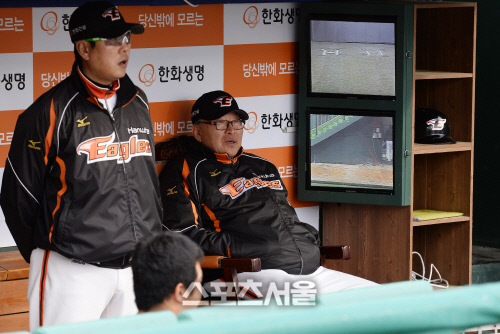 [SS포토]한화 김응룡 감독, '경기가 시작되길...'